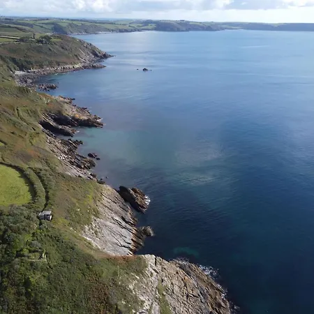 Hill * Portloe
